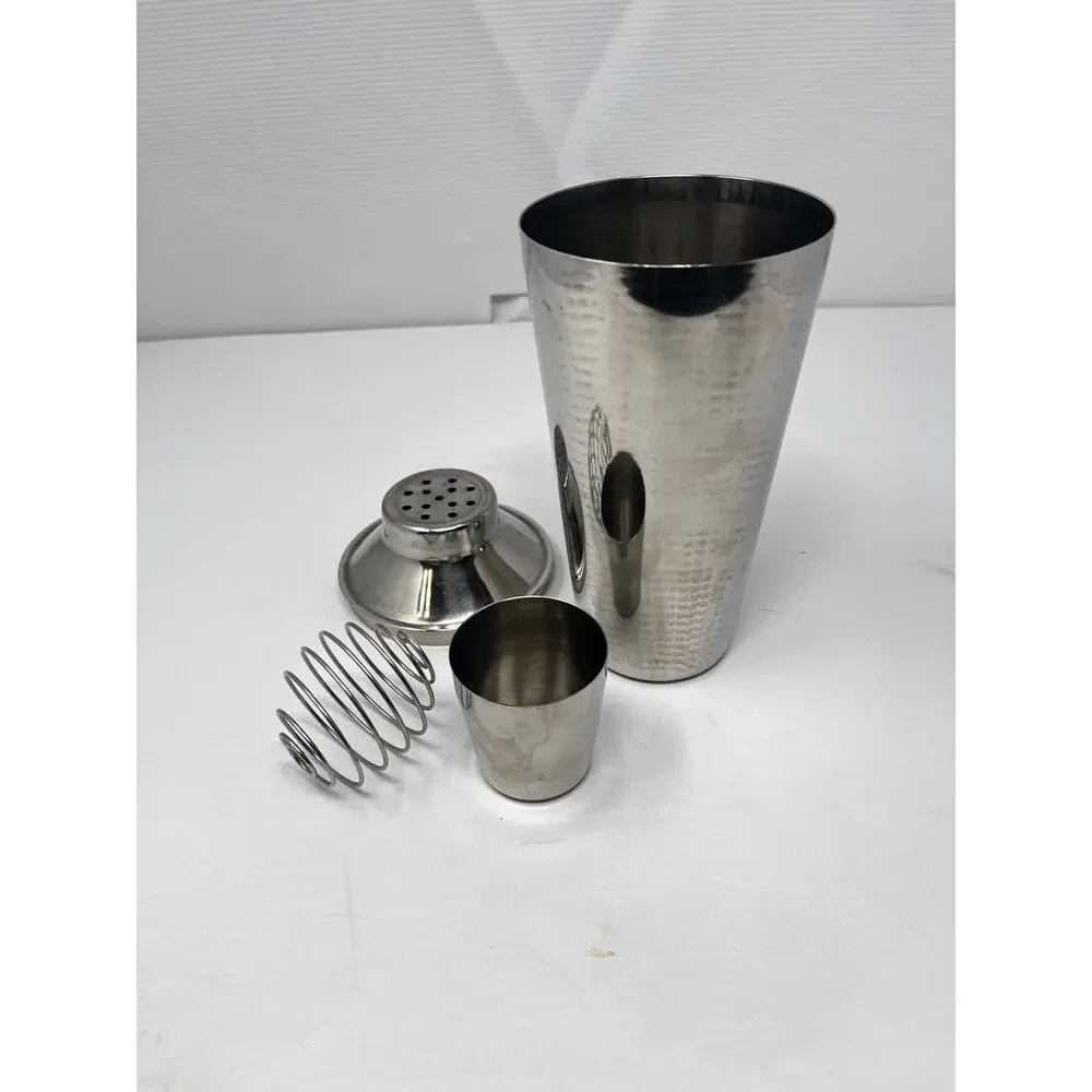 Cobbler Style Shaker w/ Built In Strainer No Brand PreOwned with Nicks & Stains